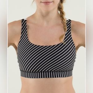 Lululemon Energy Bra-Black and White Parallel Stripe-Crisscross Strap GUC-Sz10